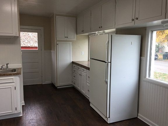 2nd image of 284 S Placer Ave