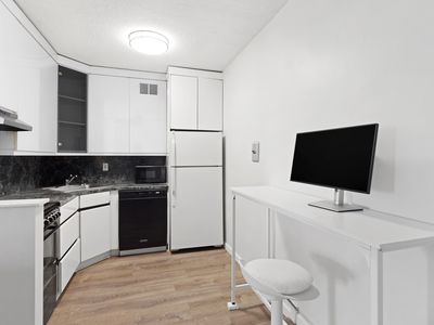 300 E 40th St APT 15E, New York, NY, 10016