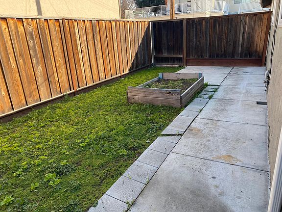 2nd image of 1575 Stardust Ct