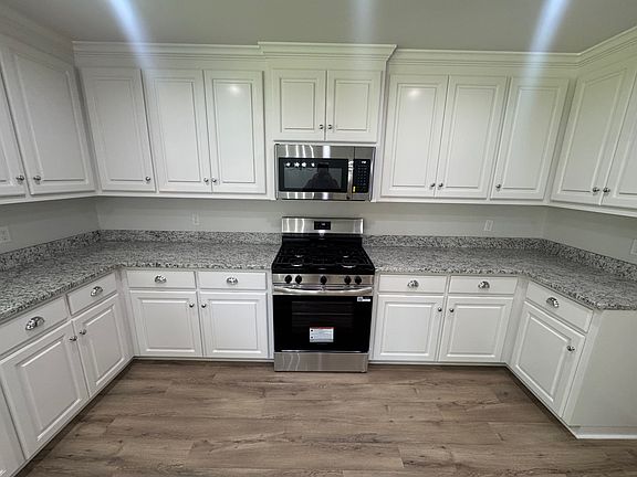 4th image of 517 Birchwood Ln