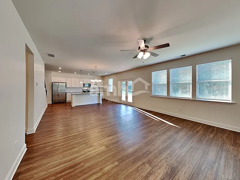 542 Slew Dr — Photo 7