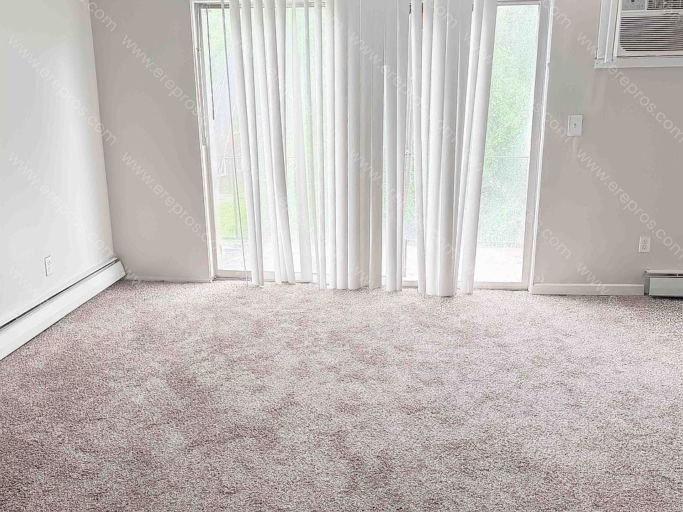 1st image of 23411 Fenkell Ave #B5