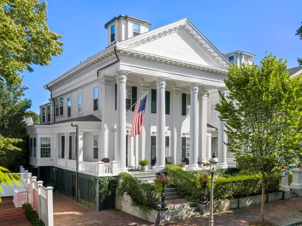 94 Main St, Nantucket, MA 02554