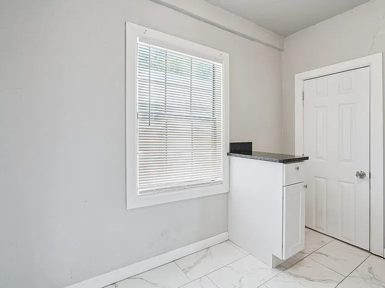 516 W Martin St — Photo 27