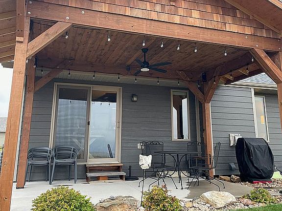 5th image of 526 Topaz Ln
