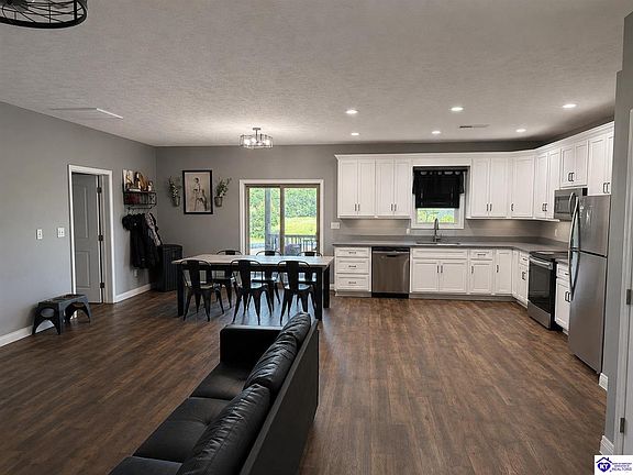 5th image of 978 Shady Ln
