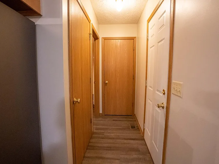 1632 Ledgewood Blvd NE — Photo 7
