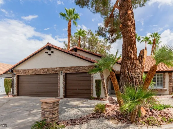 1017 Shifting Sands Dr, Las Vegas, NV 89108