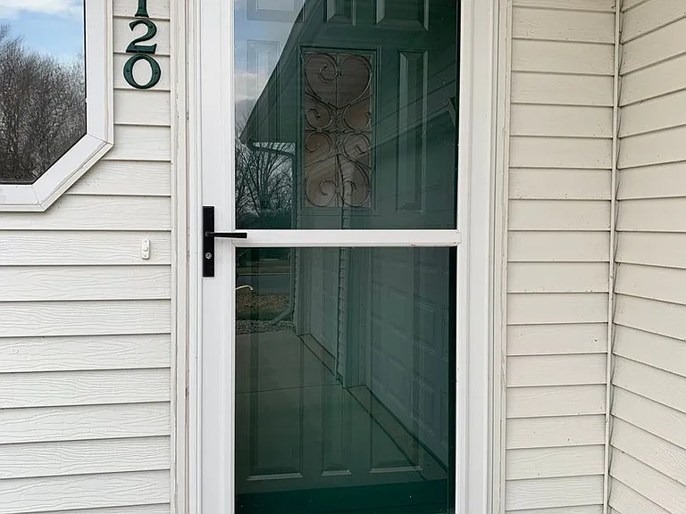 1120 Lewis Ave SW — Photo 2
