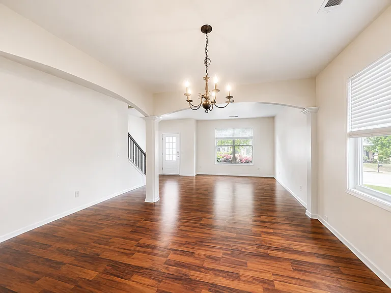 11 Phaeton Ave — Photo 6