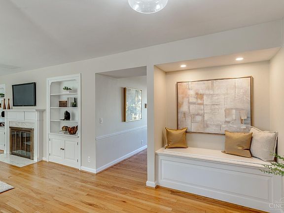 4th image of 8125 Fontaine Ct