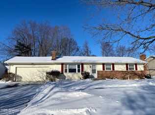 1002 Lincolnshire Dr, Saint Johns, MI 48879