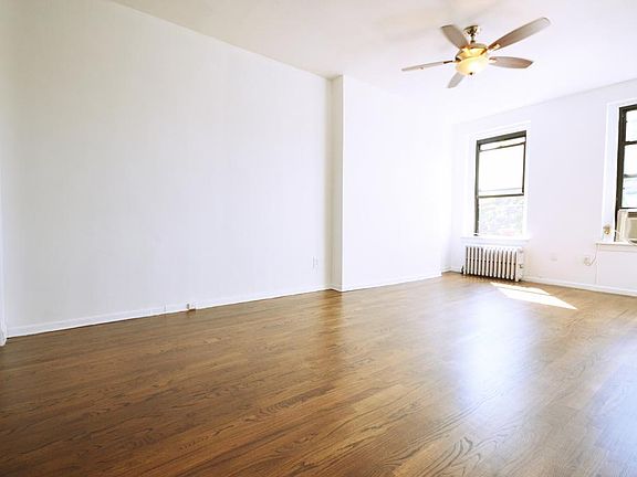 3rd image of 228 Smith St APT 4