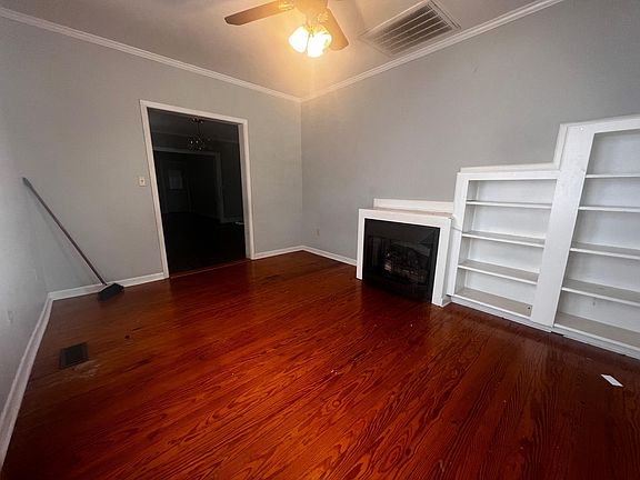 5th image of 609 W Washington Ave