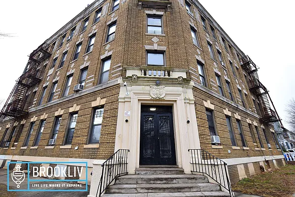 Rented by null | media 7