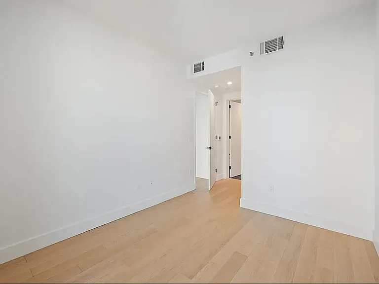 224 W 124th St #1309 — Photo 10