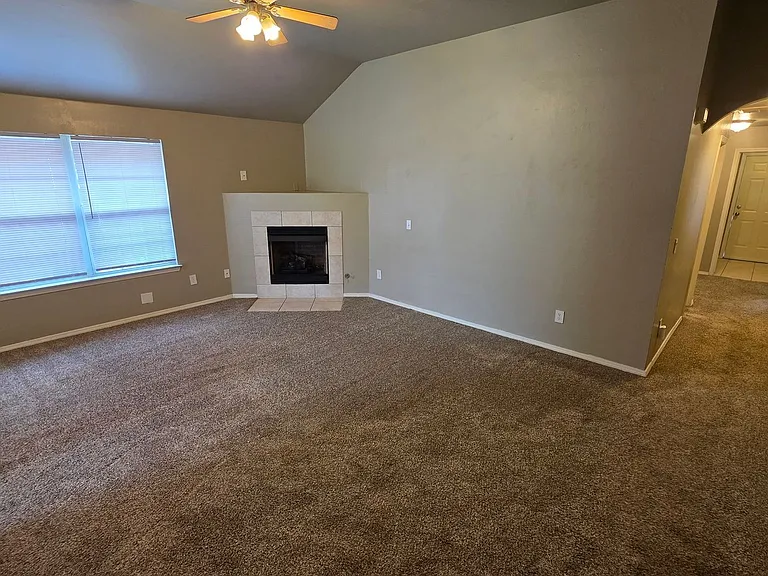 1716 W Palm Pl — Photo 7