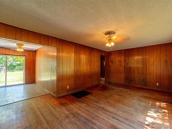 4th image of 209 E Taylor Ave