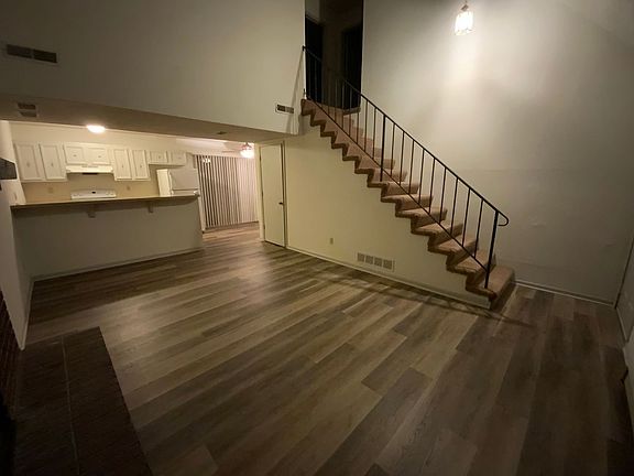 2nd image of 5615 E Yosemite Ave