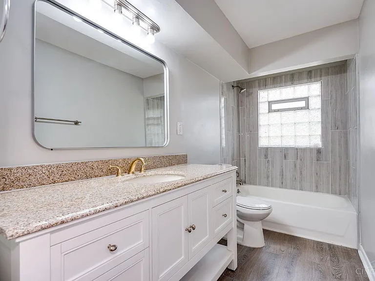 4516 Leslie Ave — Photo 15