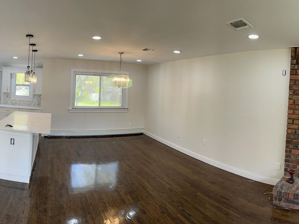 1st image of 1 Winston Dr #B