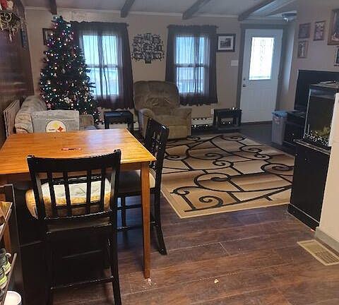 5th image of 108 Buttonwood Ln