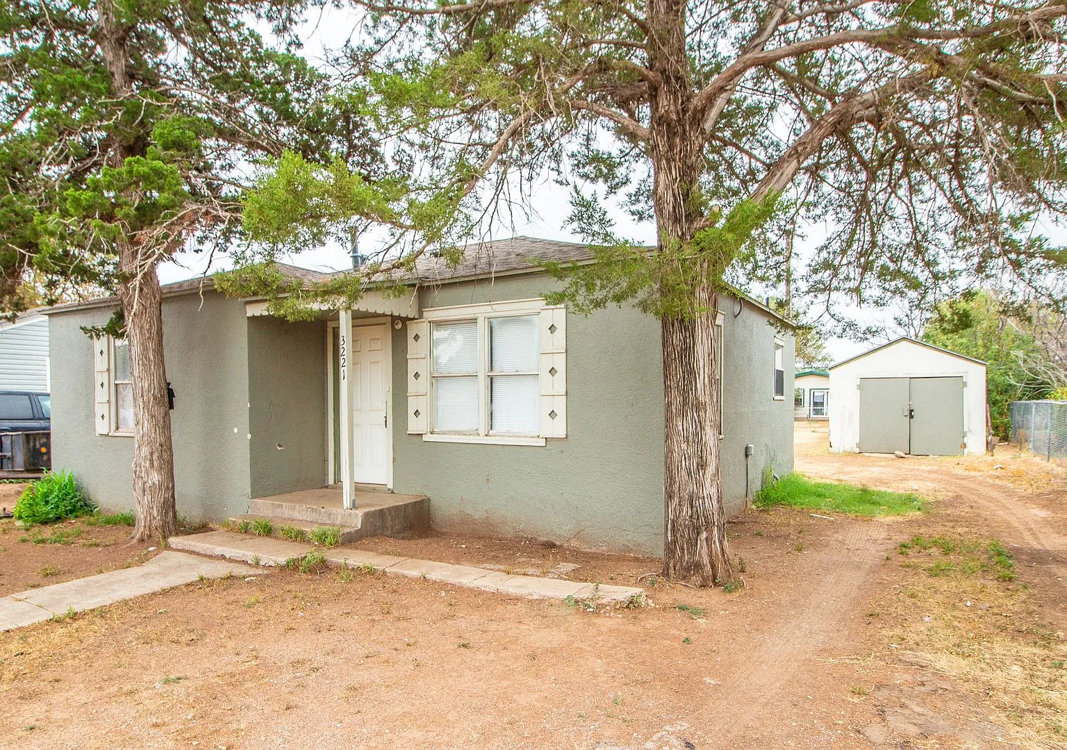 Conveniently 2 Bedroom 1 bathroom house! — Photo 2