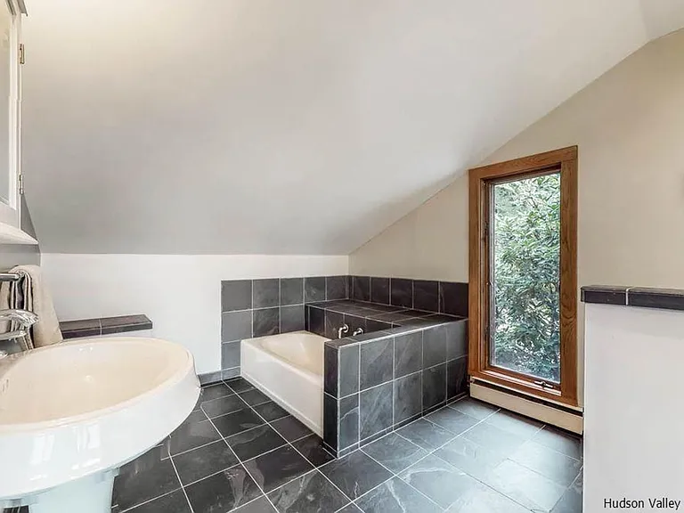376 Abbey Rd — Photo 16