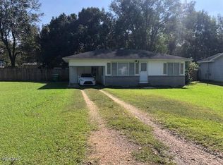 16045 Crestview Dr, Gulfport, MS 39503