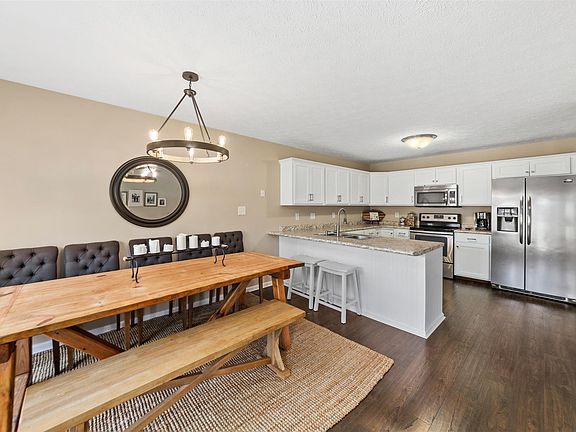 5th image of 1172 Viewmont Dr