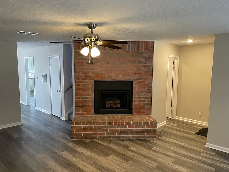 N Willow Dr — Photo 9