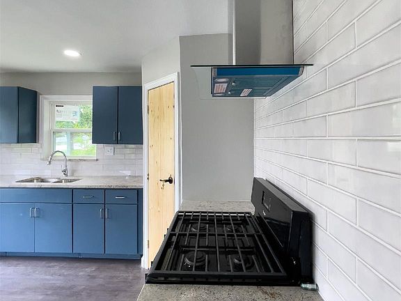 4th image of 1511 Glen Ave