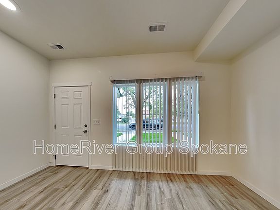 3rd image of 904 W Knox Ave Unit B