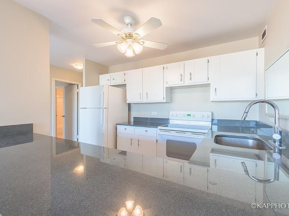 1st image of 1540 N La Salle Dr #1306