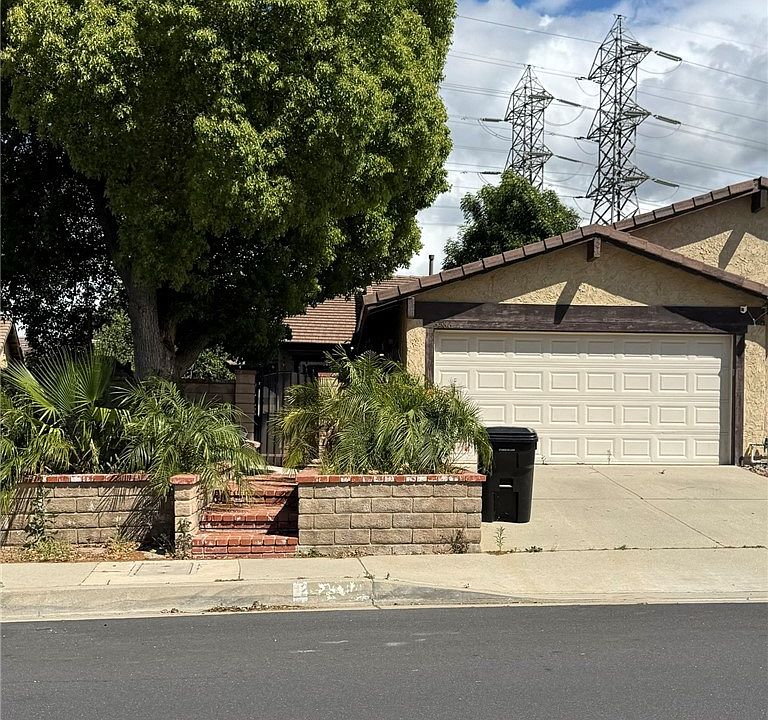1st image of 25586 Alicante Dr