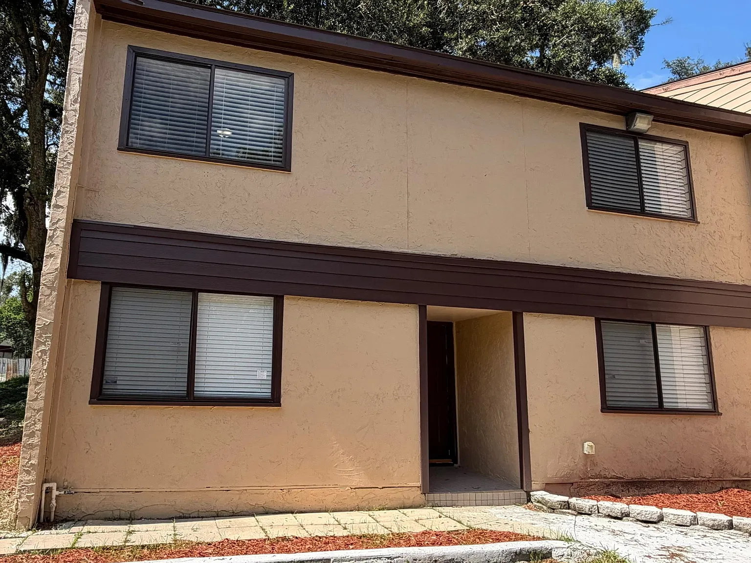 3 bed, 2.5 bath, 1429 sqft, $1,650 — Photo 1