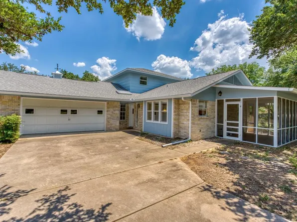 205 Pecan Dr., Kingsland, TX 78639