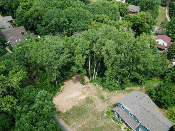 2113 Oakridge St, Saint Paul, MN 55119