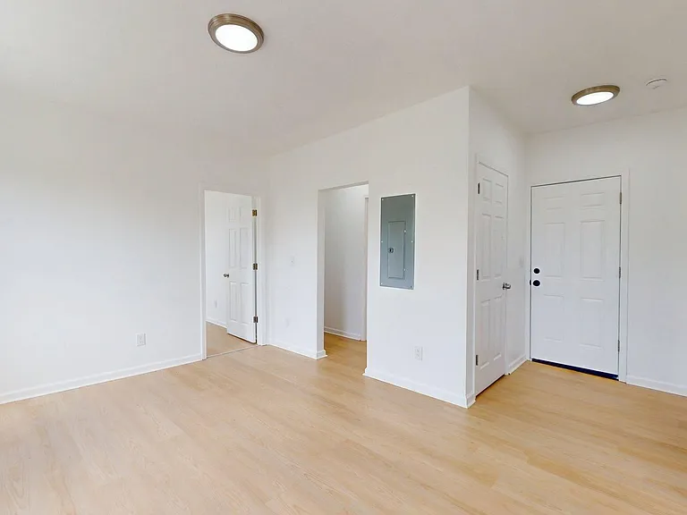 2550 Elyria Ave — Photo 57
