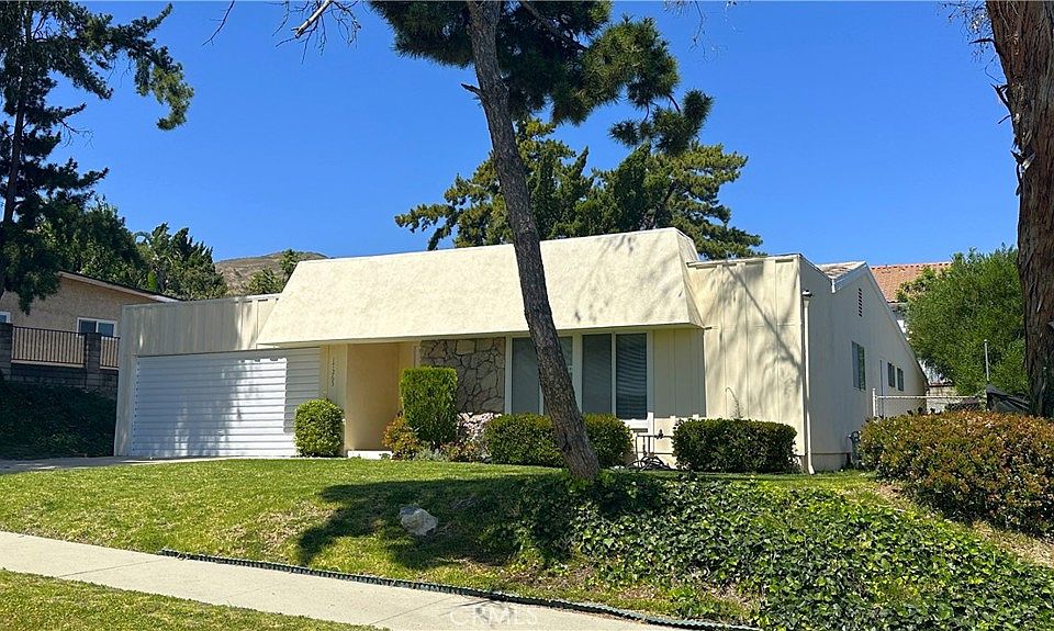 1st image of 17265 Bronte Pl