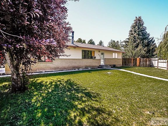 2nd image of 2315 Chantilly Ct