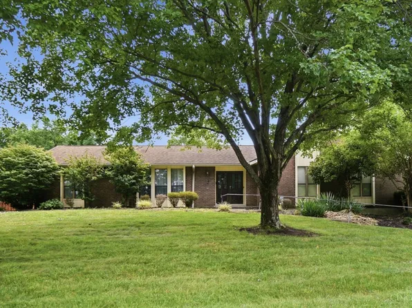 7031 Butterwood Dr, West Chester, OH 45241