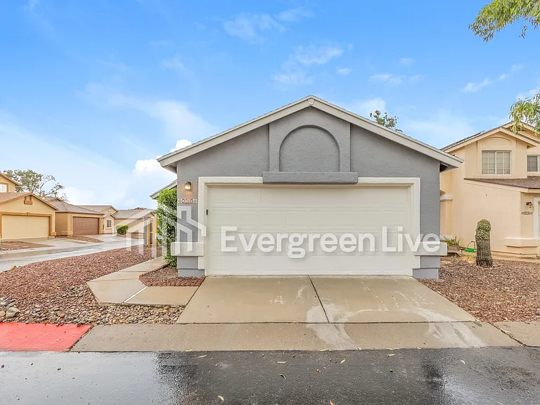 4301 W Blacksmith St — Photo 2