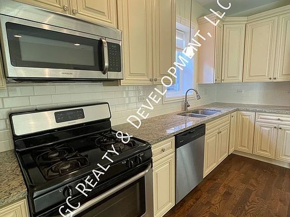 5th image of 1727 W Albion Ave APT 3