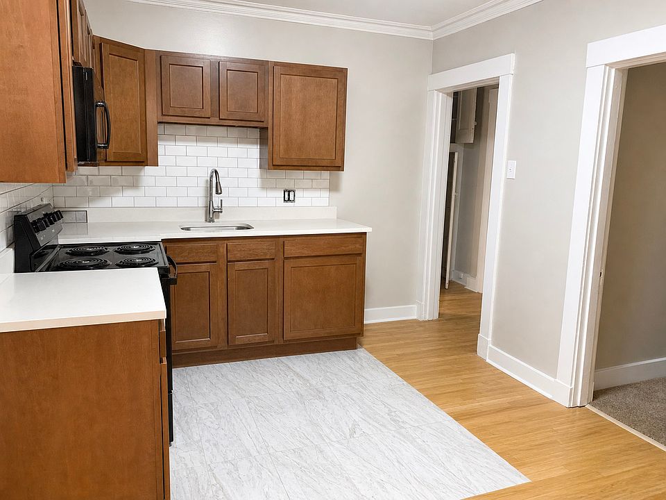 Hardwood 2-Bedroom