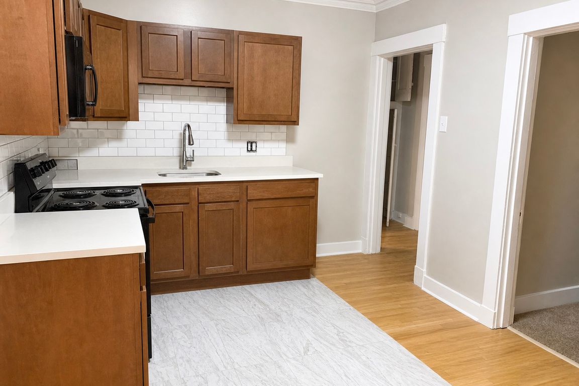 Hardwood 2-Bedroom