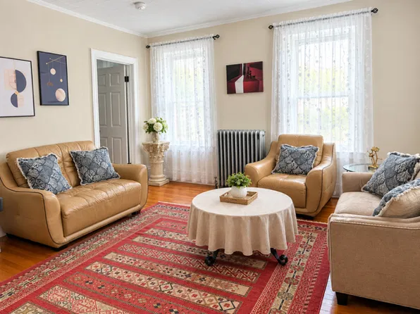 856 Main St #A, Malden, MA 02148