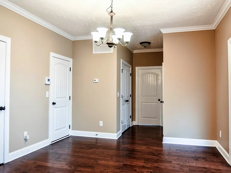 779 Sturdivant Dr — Photo 8