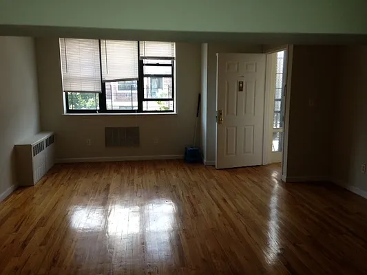 Rented by Premier Metro Realty Corp | media 8
