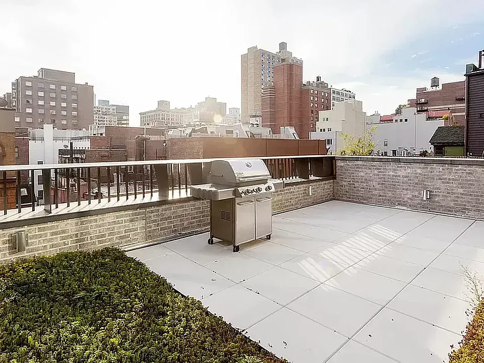 211 E 13th St #Penthouse 1G